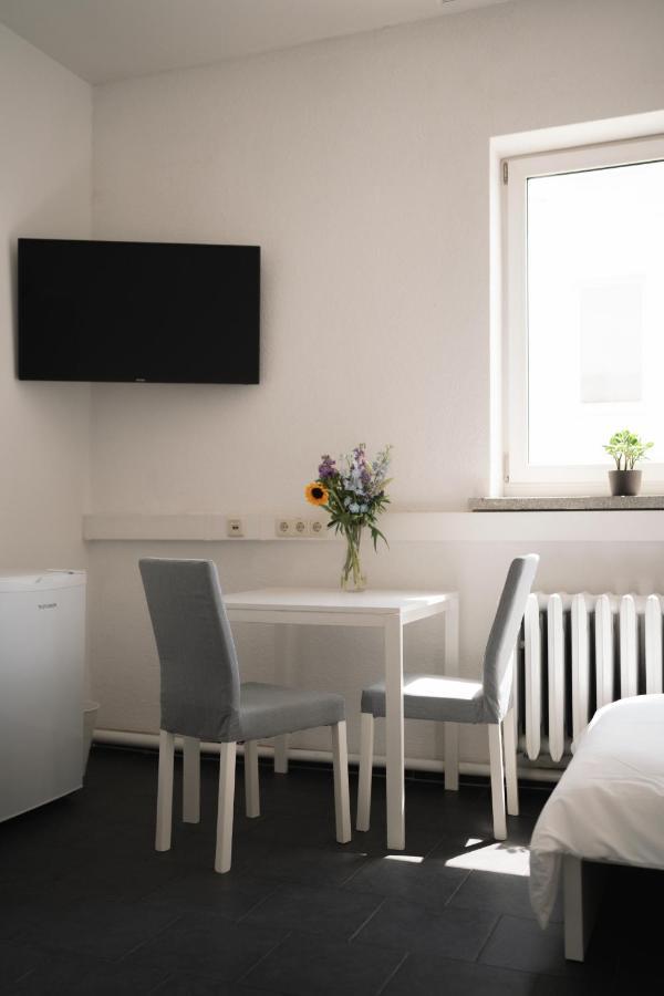 Ein, Zwei- Oder Mehrbettzimmer/ Monteurszimmer * Leipzig