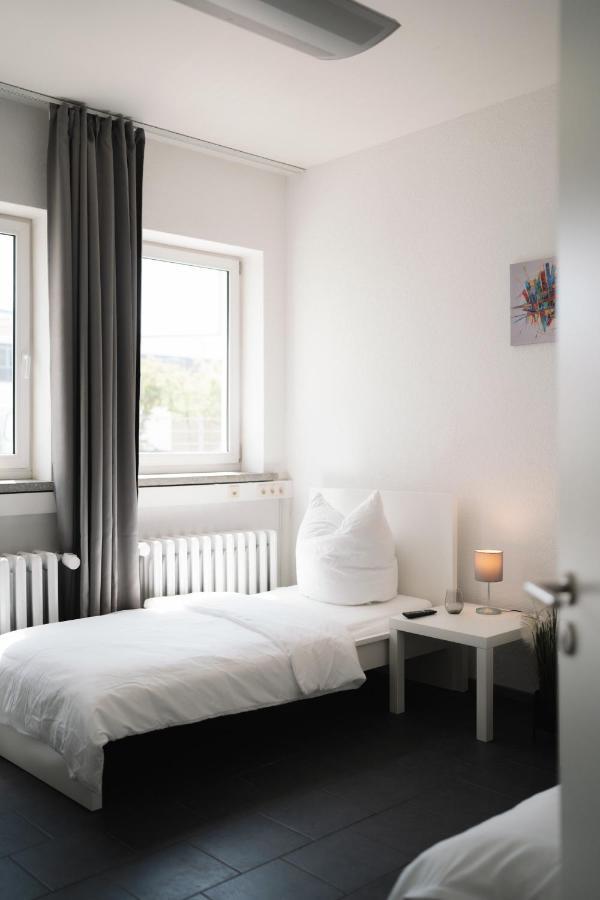 Ein, Zwei- Oder Mehrbettzimmer/ Monteurszimmer *